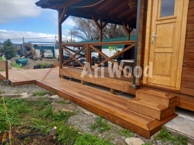 Casa de madera Maxatine con terraza exterior