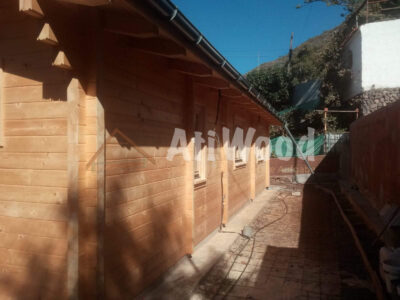 Exterior de casa de madera Efren construida por AtiWood