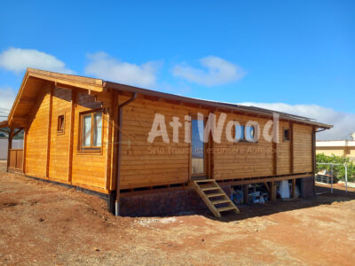 Casa de madera AtiWood con fachada natural