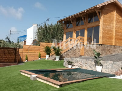 Casa de madera Lyz con jardín exterior