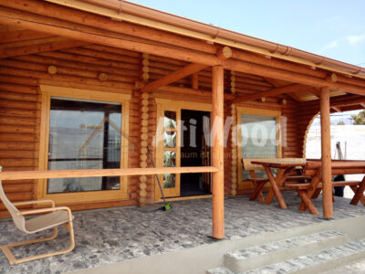Terraza cubierta de Casa Vargas Lorenzo en madera natural