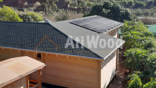 Tejado de Casa Jose con paneles solares